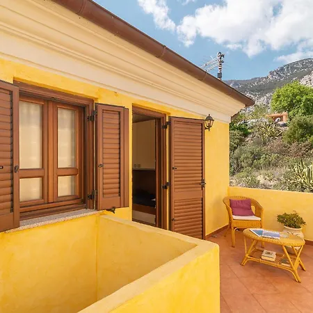 Casa Silvia Sardinia Domus Кала-Гононе